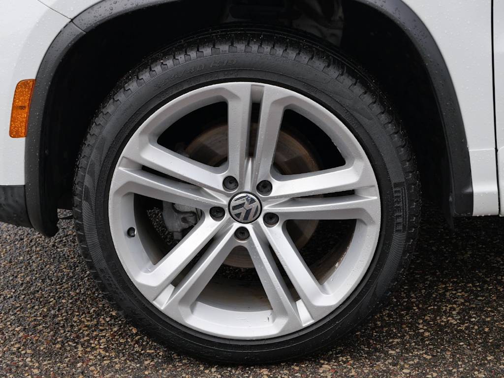 Thumbnail: 2016 Volkswagen Tiguan - 4