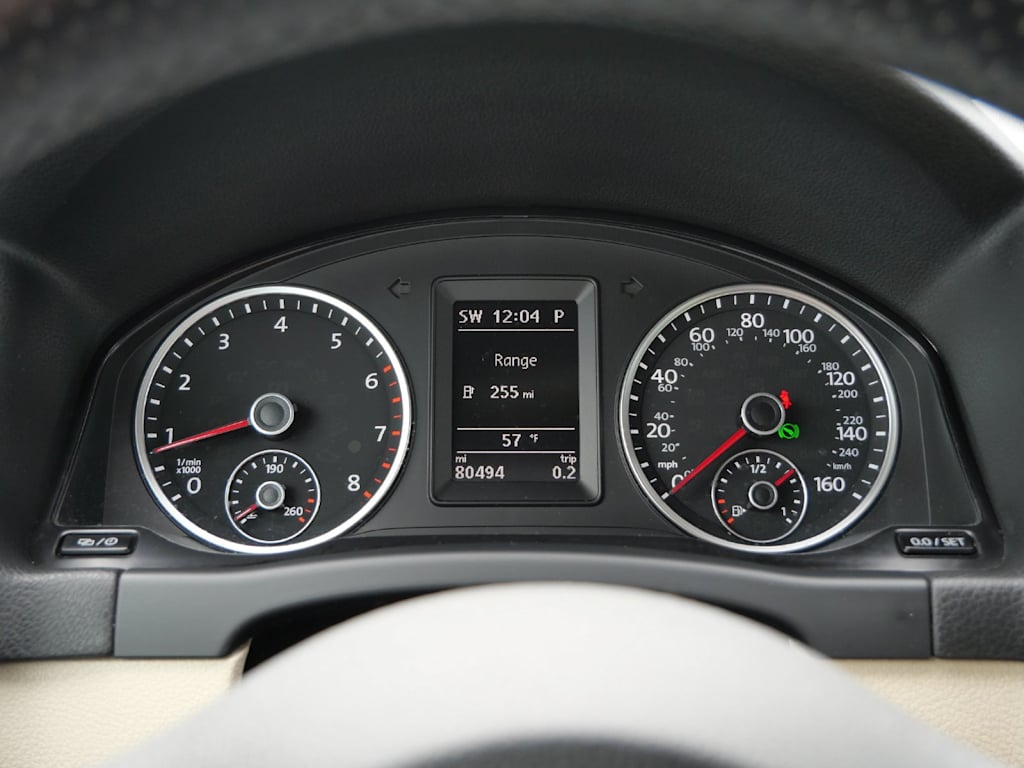 Thumbnail: 2016 Volkswagen Tiguan - 9