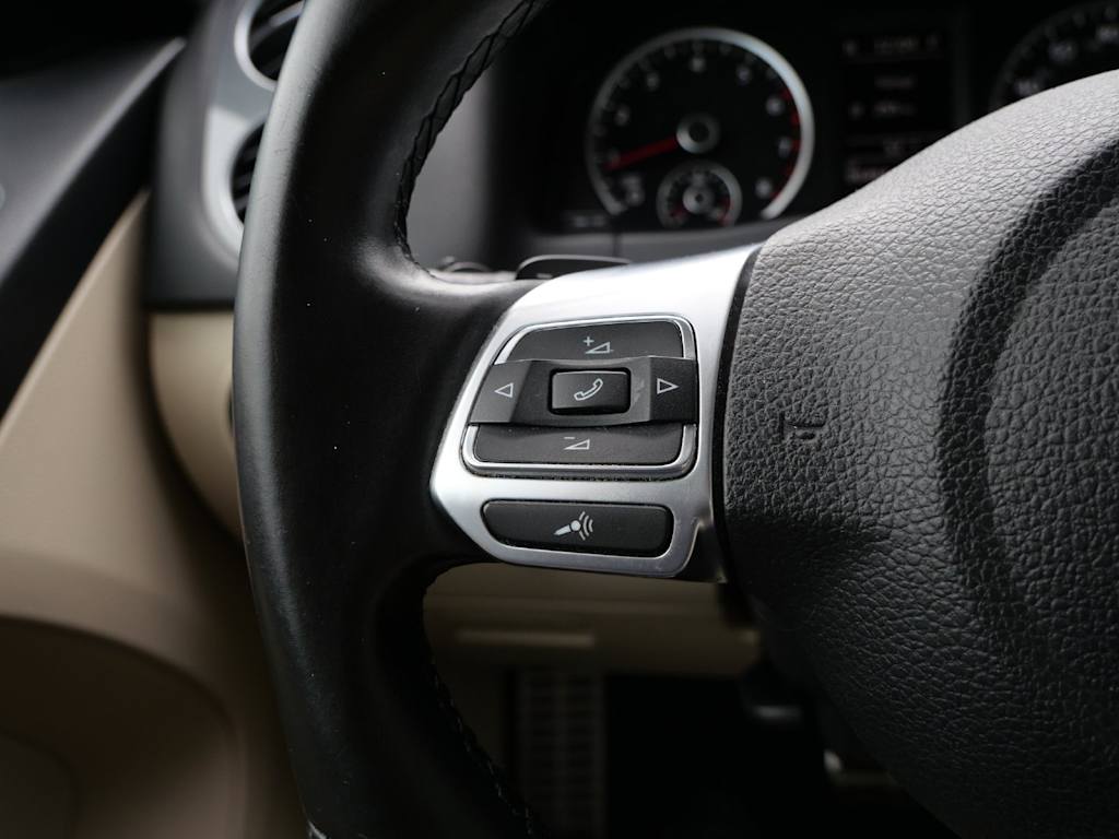 Thumbnail: 2016 Volkswagen Tiguan - 23