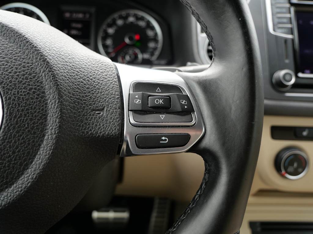 Thumbnail: 2016 Volkswagen Tiguan - 22