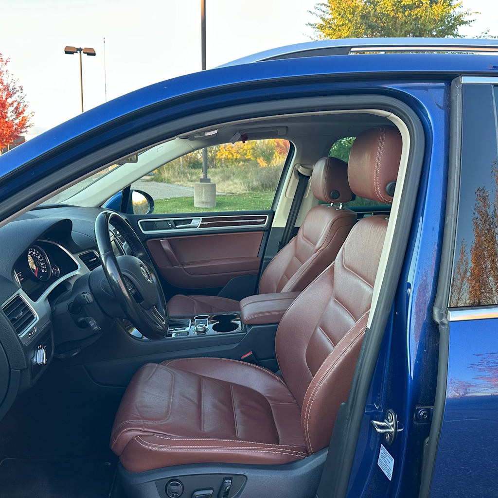 Thumbnail: 2015 Volkswagen Touareg - 4