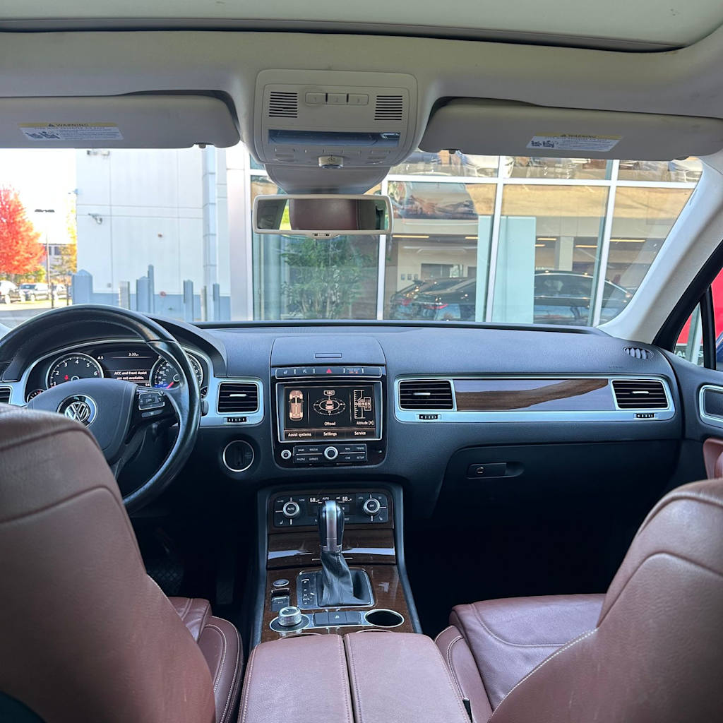 Thumbnail: 2015 Volkswagen Touareg - 2