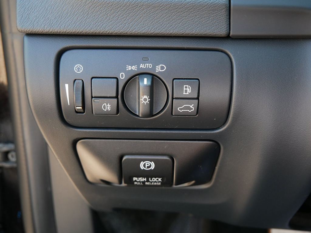 Thumbnail: 2013 Volvo S60 - 24