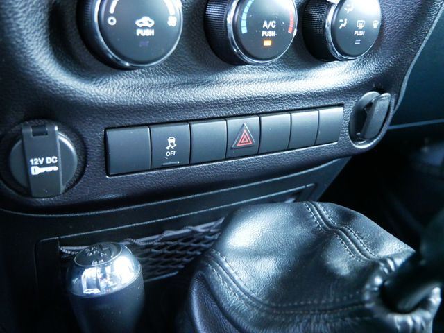 Thumbnail: 2016 Jeep Wrangler - 19