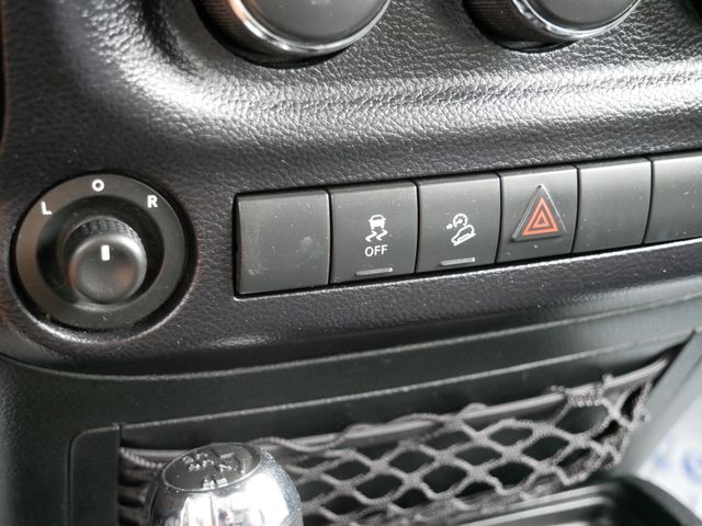 Thumbnail: 2015 Jeep Wrangler - 21