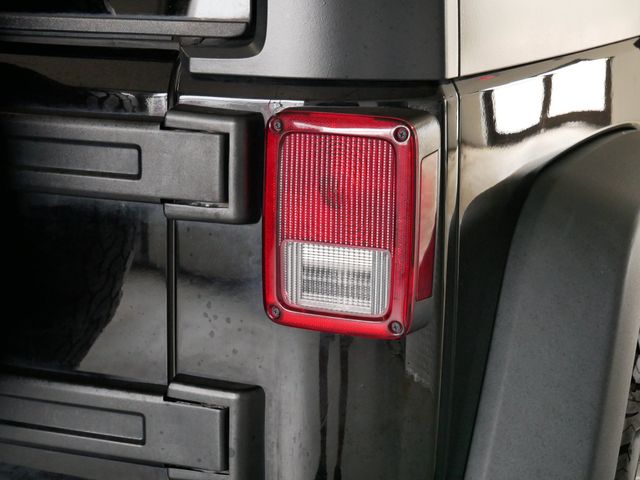 Thumbnail: 2015 Jeep Wrangler - 16