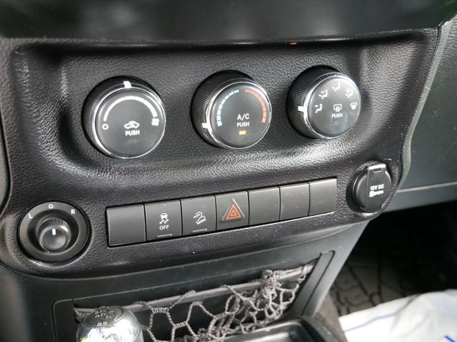 Thumbnail: 2017 Jeep Wrangler - 21