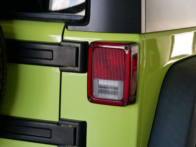Thumbnail: 2017 Jeep Wrangler - 18
