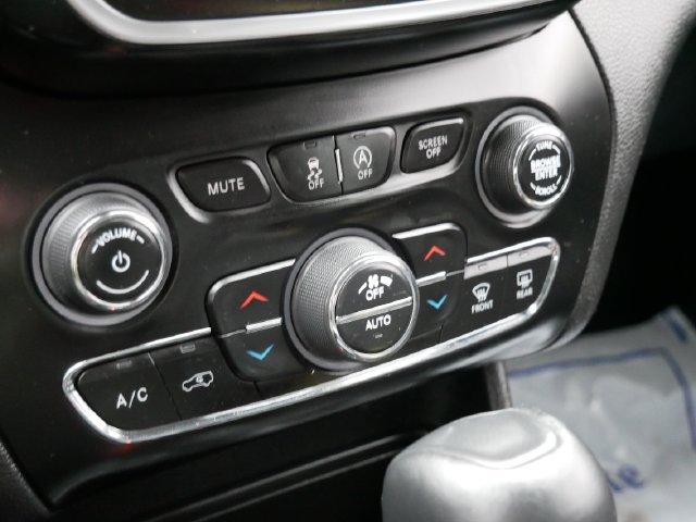 Thumbnail: 2021 Jeep Cherokee - 18