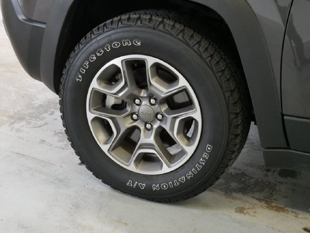 Thumbnail: 2021 Jeep Cherokee - 5