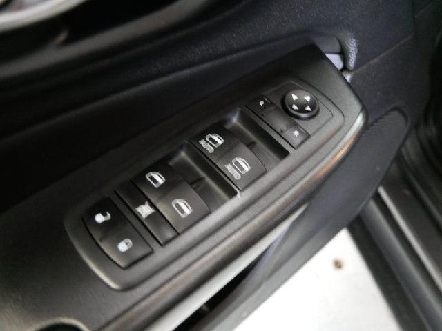 Thumbnail: 2021 Jeep Cherokee - 16