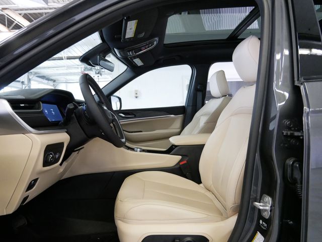 Thumbnail: 2025 Jeep Grand Cherokee - 7