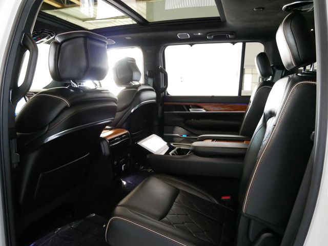 Thumbnail: 2023 Jeep Grand Wagoneer - 10