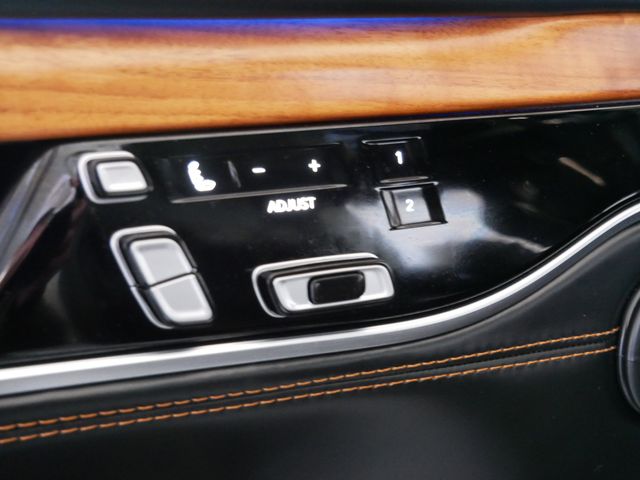 Thumbnail: 2023 Jeep Grand Wagoneer - 18