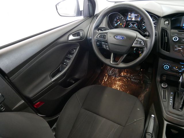 Thumbnail: 2016 Ford Focus - 6