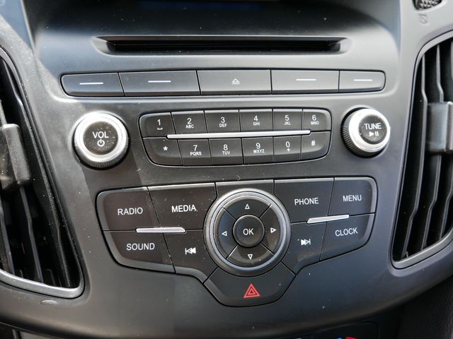 Thumbnail: 2016 Ford Focus - 19