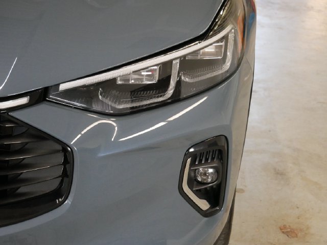Thumbnail: 2023 Ford Escape - 14