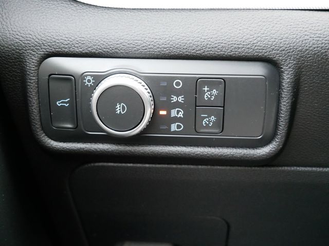 Thumbnail: 2022 Ford Explorer - 18