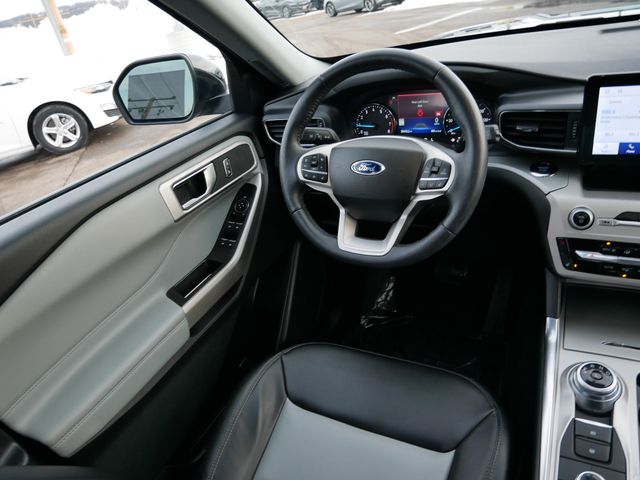 Thumbnail: 2022 Ford Explorer - 2