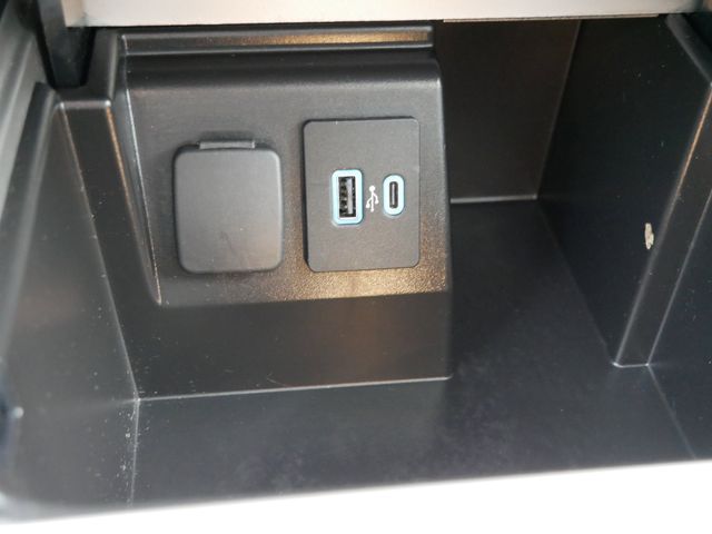 Thumbnail: 2022 Ford Explorer - 13