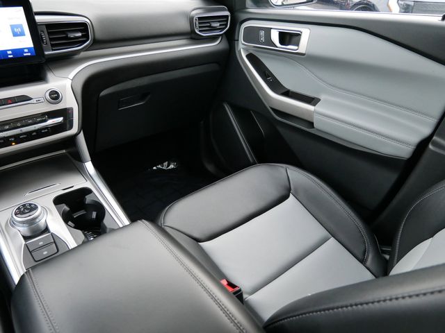 Thumbnail: 2022 Ford Explorer - 16