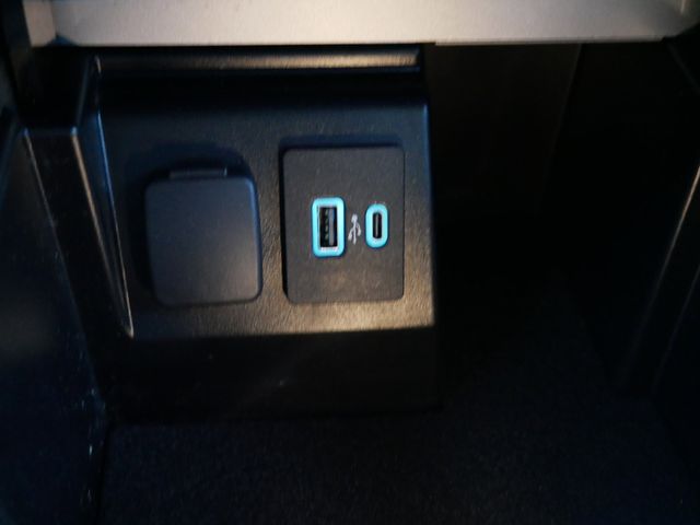 Thumbnail: 2021 Ford Explorer - 15