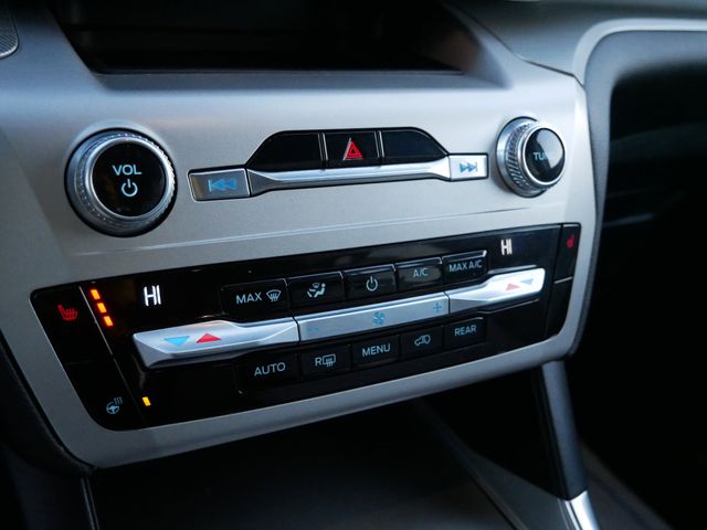 Thumbnail: 2021 Ford Explorer - 14