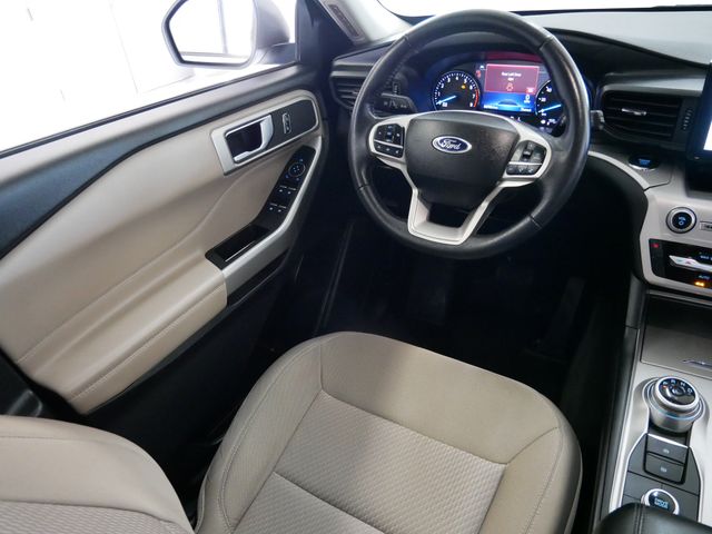 Thumbnail: 2022 Ford Explorer - 6