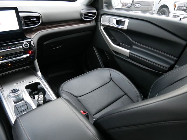 Thumbnail: 2022 Ford Explorer - 16