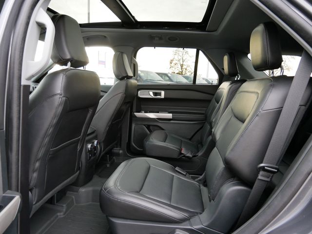 Thumbnail: 2022 Ford Explorer - 9