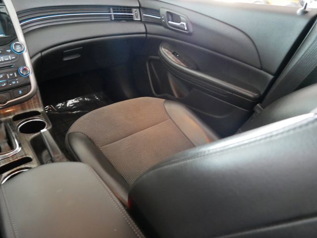 Thumbnail: 2015 Chevrolet Malibu - 17