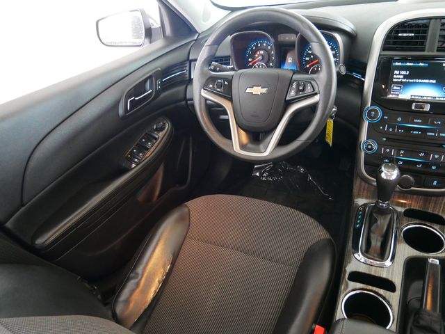 Thumbnail: 2015 Chevrolet Malibu - 6