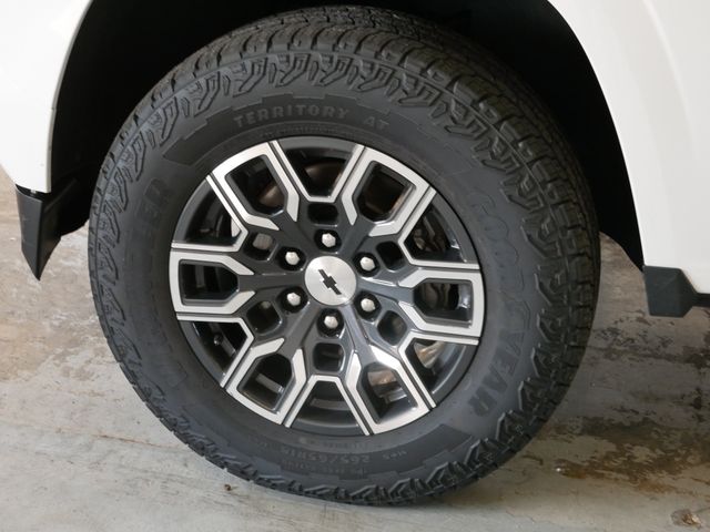 Thumbnail: 2023 Chevrolet Colorado - 6