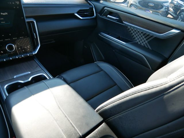 Thumbnail: 2024 GMC Acadia - 16