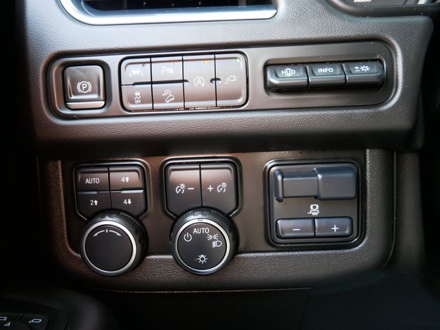 Thumbnail: 2021 Chevrolet Suburban - 21