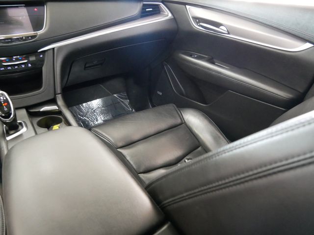 Thumbnail: 2017 Cadillac XT5 - 16