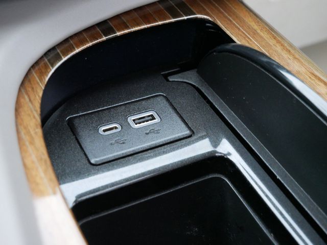 Thumbnail: 2022 Cadillac Escalade - 17