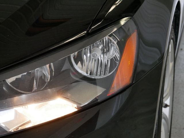 Thumbnail: 2015 Volkswagen Passat - 13