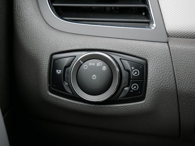 Thumbnail: 2012 Ford Edge - 23