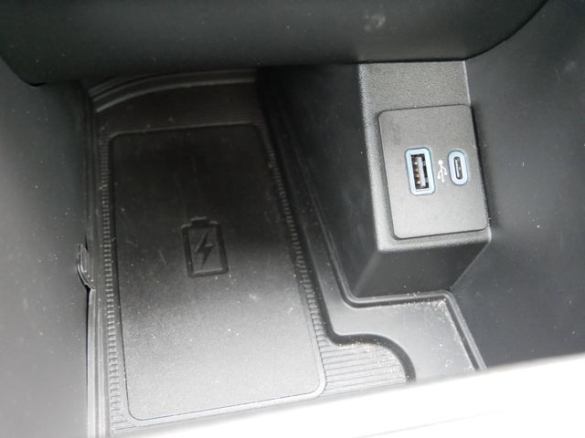 Thumbnail: 2022 Ford Edge - 15