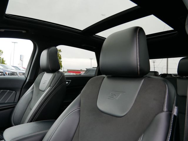 Thumbnail: 2022 Ford Edge - 24