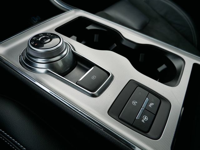 Thumbnail: 2022 Ford Edge - 16