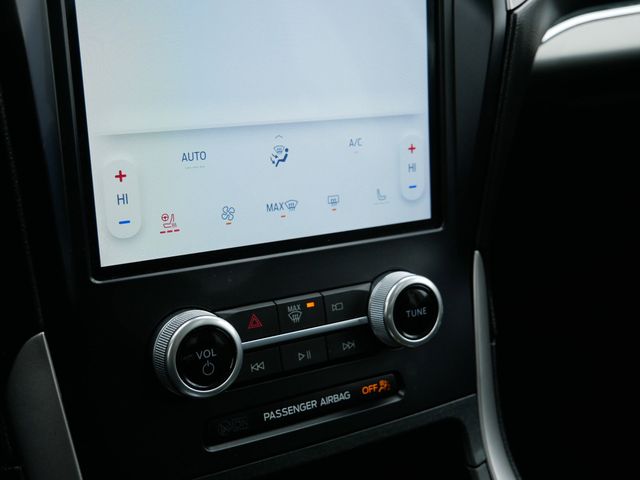 Thumbnail: 2022 Ford Edge - 16