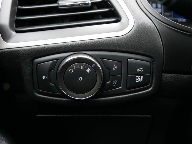 Thumbnail: 2022 Ford Edge - 17