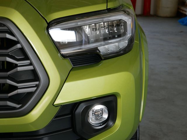 Thumbnail: 2023 Toyota Tacoma - 15