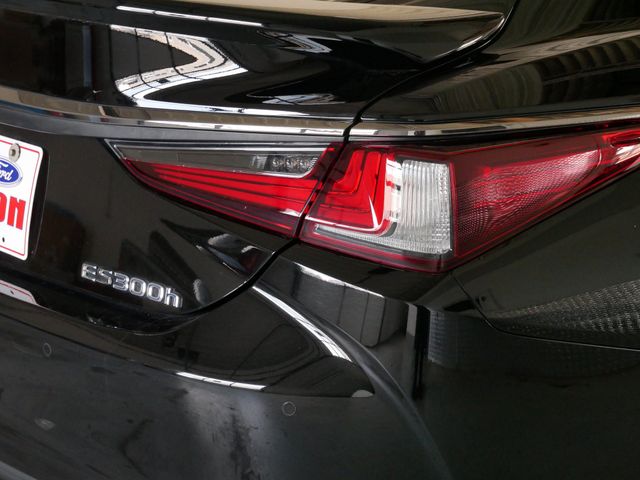 Thumbnail: 2022 Lexus ES - 15