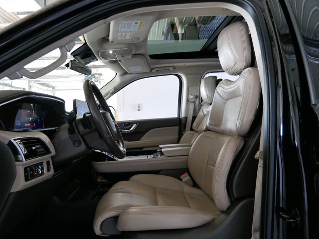 Thumbnail: 2022 Lincoln Navigator L - 7