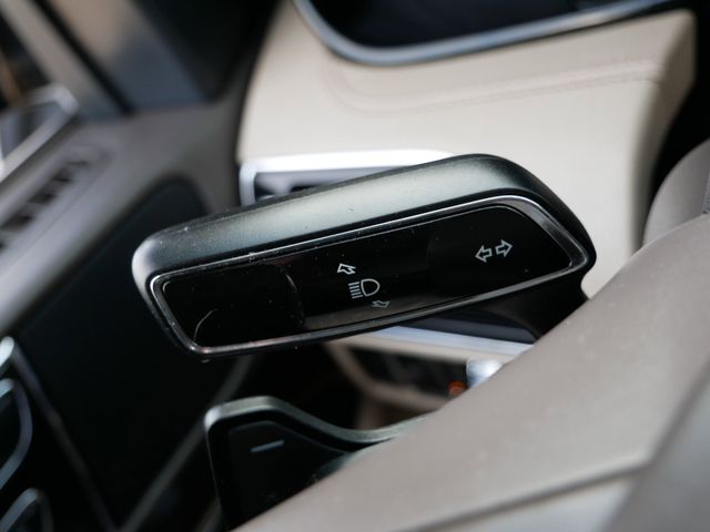 Thumbnail: 2022 Lincoln Navigator L - 24