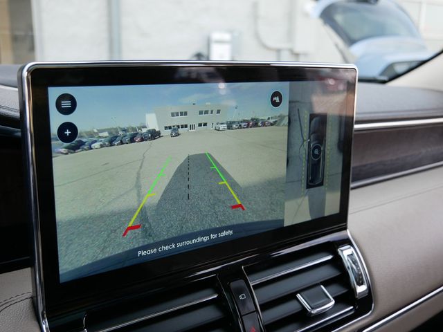 Thumbnail: 2022 Lincoln Navigator L - 27