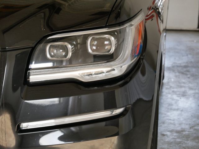 Thumbnail: 2022 Lincoln Navigator L - 14